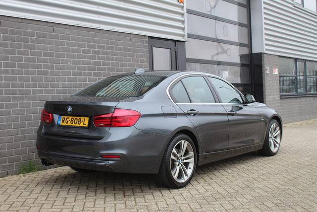 BMW 3-SERIE 320i High Executive / LCI / Leer / LED / 18"/ N.A.P.
