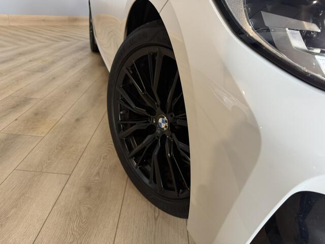 BMW 3-SERIE Touring 318i M Sport Executive Edition Airco ECC | Panorama | Keyless | Sfeer | Virtual | Apple Carplay | Cruise Control | Isofix | NAP