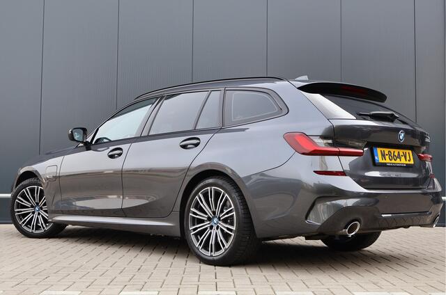 BMW 3-SERIE Touring 320e M Sport Business Edition Plus | Live Cockpit Prof. | Trekhaak elektr. | DAB+ | Stoelverwarming | Leer | HiFi audio | M-Pakket
