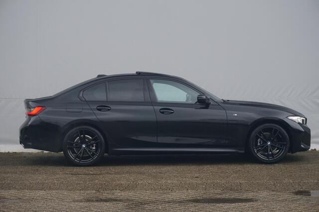 BMW 3-SERIE Sedan 318i M Sport / Panorama Dak / Stoel- en Stuurverwarming | Ekris Selection
