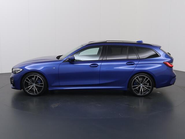 BMW 3-SERIE Touring 330i Executive Edition | M-Pakket | Panoramadak | Parkeerpakket | HUD | DAB | Hifi Speakersysteem | Sportstoelen | Rijassistentiepakket | LED | Interieurverlichtingspakket |