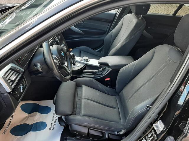 BMW 3-SERIE Touring 320i Lease Executive Panorama Ned auto