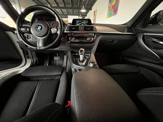 BMW 3-SERIE Touring 318i M Sport / Stoelverwarming / LED / PDC