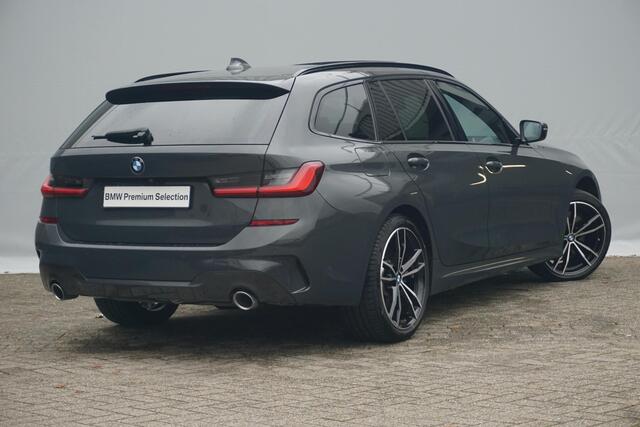 BMW 3-SERIE Touring 330e xDrive M Sport | Trekhaak / Head-up / Memory Stoelen / Laserlight / HIFI / Driving Assistant Professional / Adaptief M onderstel / Comfort Access