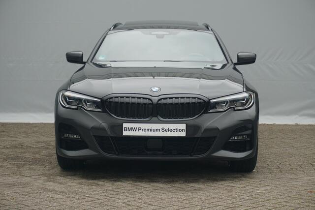 BMW 3-SERIE Touring 330e xDrive M Sport | Trekhaak / Head-up / Memory Stoelen / Laserlight / HIFI / Driving Assistant Professional / Adaptief M onderstel / Comfort Access