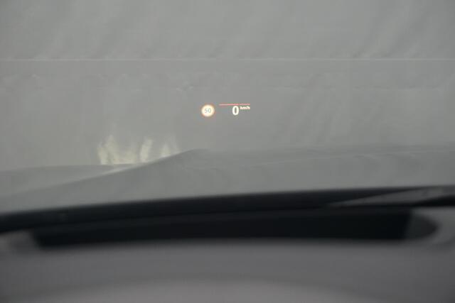 BMW 3-SERIE Touring 330e xDrive M Sport | Trekhaak / Head-up / Memory Stoelen / Laserlight / HIFI / Driving Assistant Professional / Adaptief M onderstel / Comfort Access