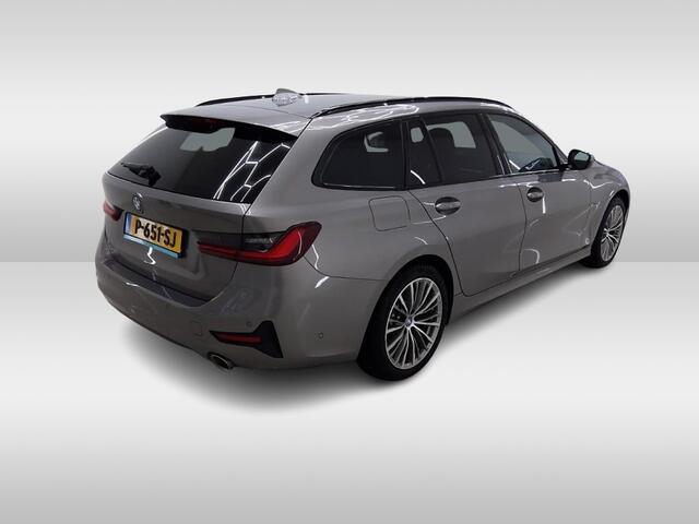 BMW 3-SERIE Touring 320e xDrive Business Edition Plus 1e-Eig. & Dealer-Onderh. BOVAG-Garantie. NL-Auto.