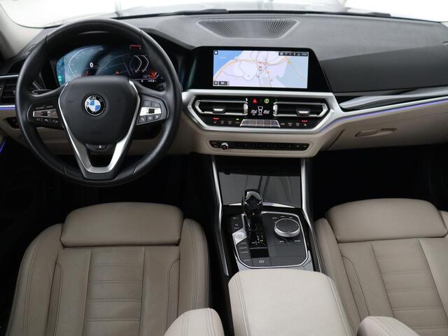 BMW 3-SERIE 320i High Executive Edition | Panoramadak | Leder | Stoel & Stuurverwarming | Adaptive Cruise | Sfeerverlichting