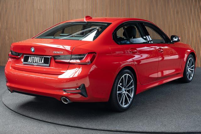 BMW 3-SERIE 330i High Executive Leer Navi ACC PDC Virtual Climate (3-zone) PDC LM velgen