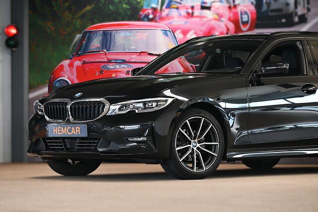 BMW 3-SERIE Touring 318i High Executive Edition NL auto / leer / clima