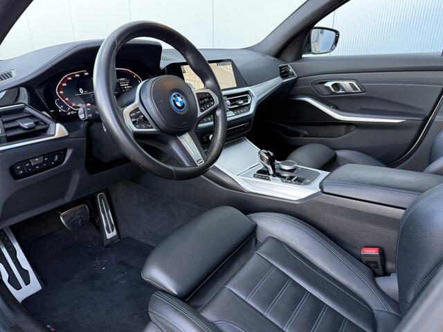 BMW 3-SERIE Touring 320e Business Edition Plus Automaat M-Pakket.