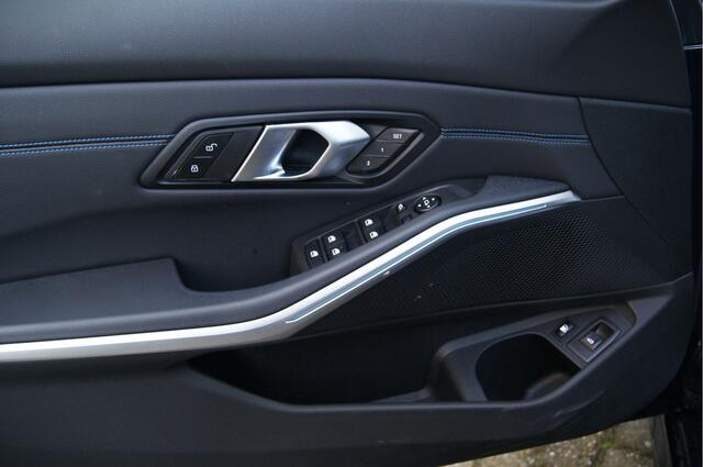 BMW 3-SERIE Touring 330e xDrive 292Pk M-Sport 19,5KW accu Shadow/Panoramadak/Wegkl-trhk/360-camera/memory