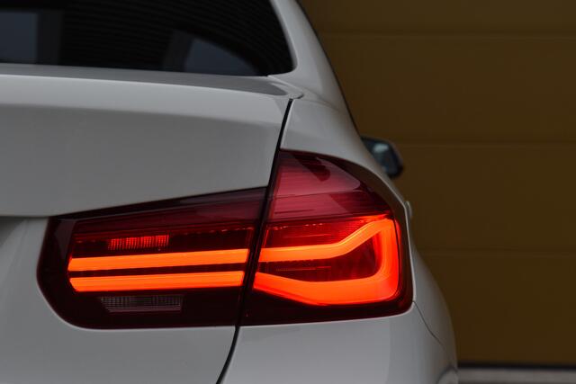 BMW 3-SERIE 320i Executive * M-Sportpakket * M-Sportremsysteem * Trekhaak * Stuurwiel verwarmd *