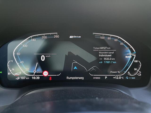 BMW 3-SERIE 330e xDrive High Executive M Sport 19"/Stoelverwarming + memory/Keyless/Camera/HiFi/Apple Carplay & Android Auto