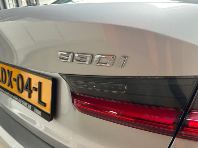 BMW 3-SERIE 330I EXECUTIVE / Sportstoelen / Half Leder