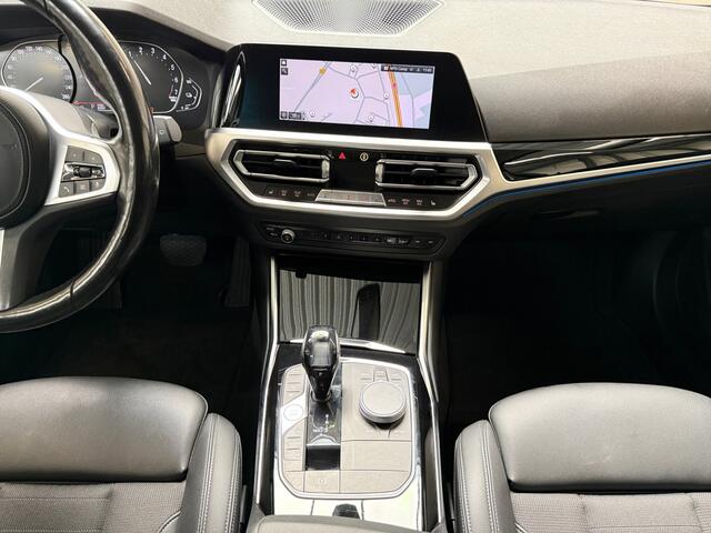 BMW 3-SERIE 330e Sport Line I Carplay I Half-Leder I Stoel/Stuurverwarming