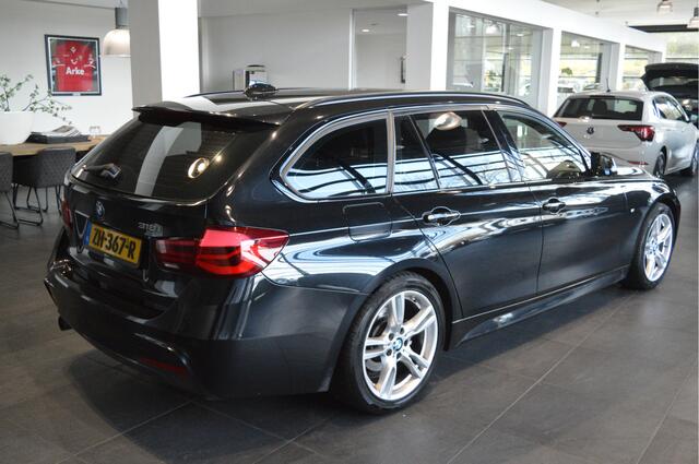 BMW 3-SERIE Touring 318i M Sport navi clima cruise led leer 18 inch 136 pk !!