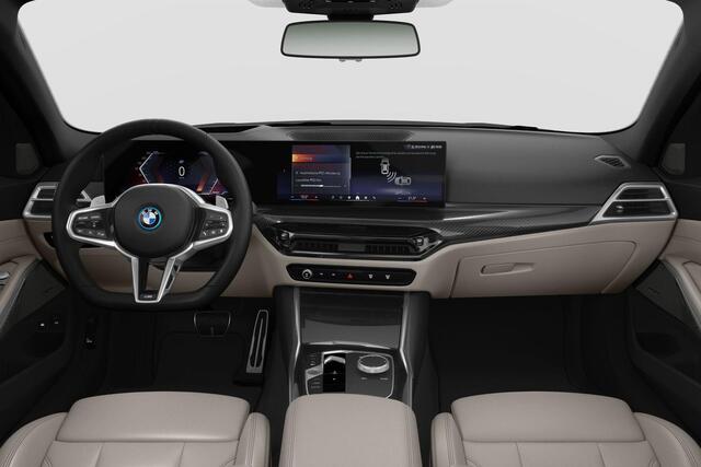 BMW 3-SERIE Touring 330e M-Sport Pro Head-Up / Harman Kardon / Glazen panoramadak / M Adaptief onderstel / Comfort Access / Parking Assistant Plus / Trekhaak Wegklapbaar / 19 Inch