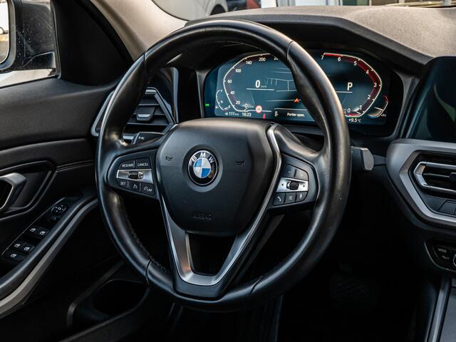 BMW 3-SERIE 318i Executive ORG NL SHADOW LINE 19 INCH LEDER LED PRIVACY GLASS