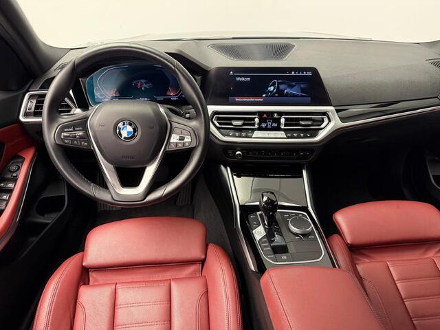 BMW 3-SERIE Sedan 320i | LED | Leder | Navigatie | Sportstoelen | Stoelverwarming | DAB | Alu 17 inch
