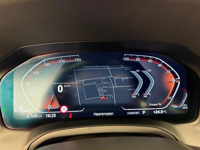 BMW 3-SERIE Sedan 320i | LED | Leder | Navigatie | Sportstoelen | Stoelverwarming | DAB | Alu 17 inch