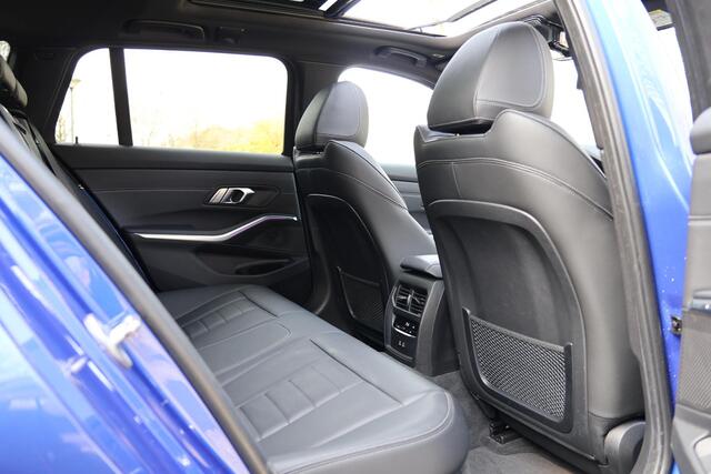 BMW 3-SERIE Touring 330i xDrive High Executive M-pakket | Pano | HUD | 19" | Laser | Keyless | Hifi | Camera | DAB | Elektr. stoel + mem | Alarm kl.3 | Etc.