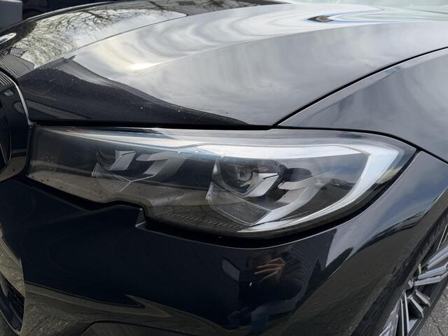 BMW 3-SERIE Touring 320i High Executive M-Sport | Panoramadak | Camera | Head-Up Display | DAB | Stoelverwarming | Elektrische Achterklep |