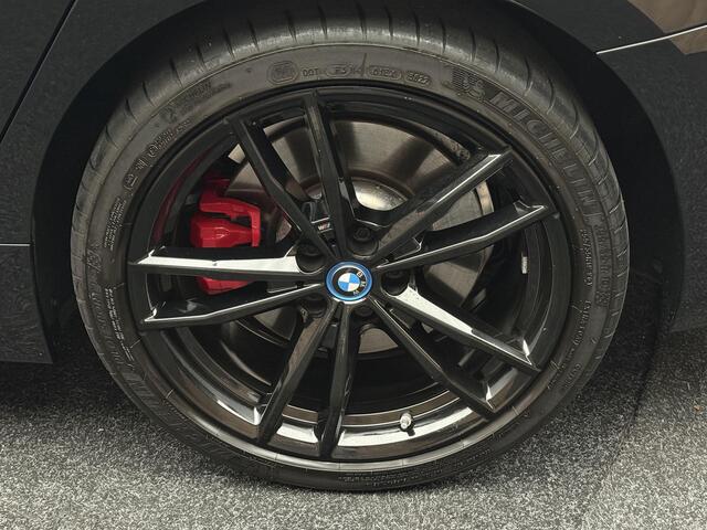 BMW 3-SERIE 330e M Sport Plus Head Up|H&K|Pano|Laser|Driving ass