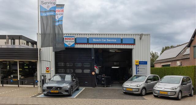 BMW 3-SERIE 318i Automaat Corporate Lease Executive, Origineel NL, Sportstoelen, Trekhaak, Full LED, Navigatie, PDC.