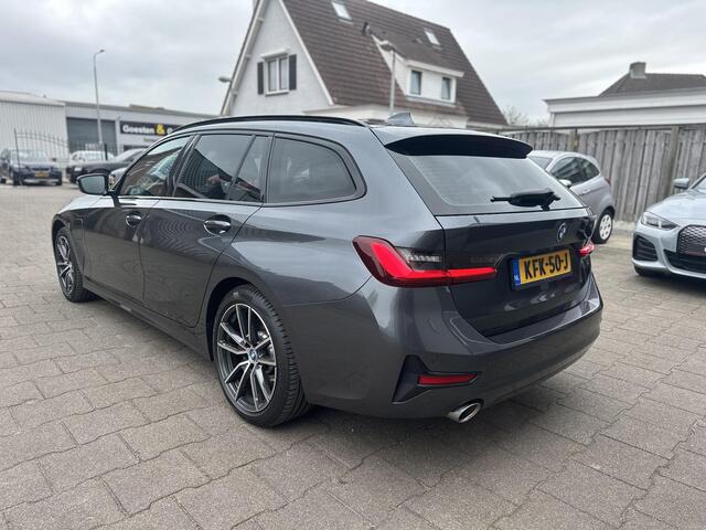 BMW 3-SERIE Touring 330e High Exe Pano|HiFi|Sportstoel|Stuurverw|Trekh