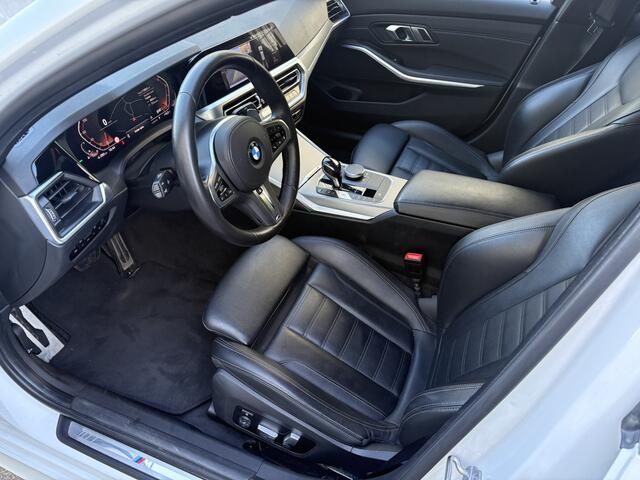 BMW 3-SERIE Touring 330i xDrive High Executive / AUTOMAAT / M-PAKKET / LEER / NAVI / CRUISE / 119dkm!