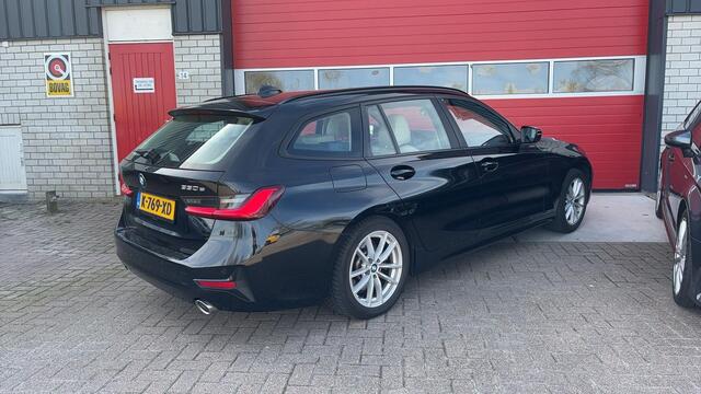 BMW 3-SERIE Touring 330e Business Edition Plus SPORTSTOELEN / FULL LED / SOH 89% / CARPLAY / DAB+ / CREME LEDER / STOELVERW / ELEK KOFFERKLEP / NL-AUTO