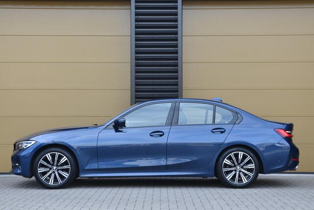 BMW 3-SERIE 318i Executive Edition * Sportstoelen * Hifi * Trekhaak * BMW Live Cockpit *