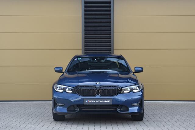 BMW 3-SERIE 318i Executive Edition * Sportstoelen * Hifi * Trekhaak * BMW Live Cockpit *
