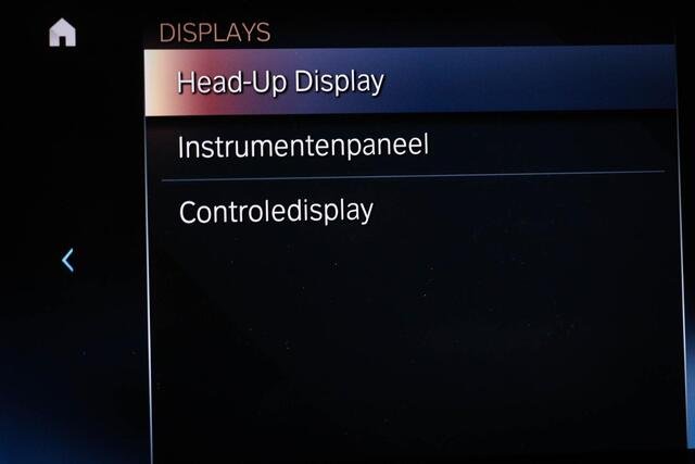 BMW 3-SERIE Touring 320e M-Sport | COMFORT / DRIVING ASSISTANT PROFESSIONAL / TRAVEL- PACK | PANORAMADAK | HEAD UP | TREKHAAK