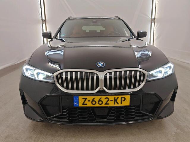 BMW 3-SERIE Touring 330e M-Sport Laser Leer-Vernasca Harman-Kardon Elekt.-Trekhaak Adaptive-Cruise