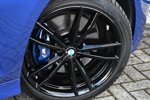 BMW 3-SERIE 330e xDrive M-Sport Pro Pano M-zetels ACC HUD 19inch El-klep