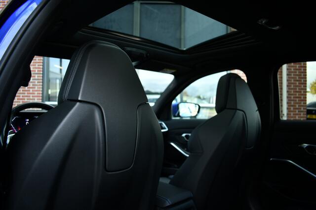 BMW 3-SERIE 330e xDrive M-Sport Pro Pano M-zetels ACC HUD 19inch El-klep