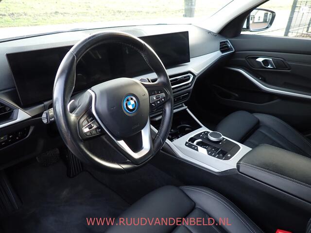 BMW 3-SERIE Touring 320e xDrive FACELIFT WIDESCREEN / CARPLAY / TREKHAAK / SPORTLEER
