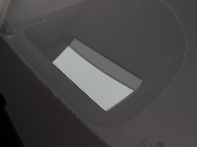 BMW 3-SERIE Touring 320i M Sport Edition (NL-Auto / Elek. Trekhaak / Pano / Head Up / Navi)