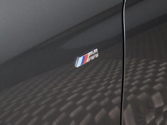 BMW 3-SERIE Touring 320i M Sport Edition (NL-Auto / Elek. Trekhaak / Pano / Head Up / Navi)