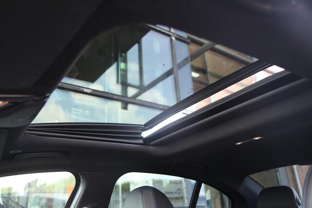 BMW 3-SERIE 330e M Sport |Head-Up|H&K|Pano|Laser|Driving|Trekhaak|