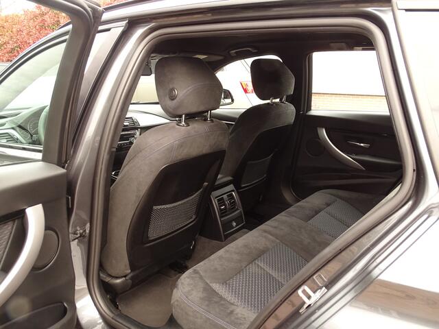 BMW 3-SERIE Touring 318i Executive M-Sport | All-Black | Or.NL- NAP