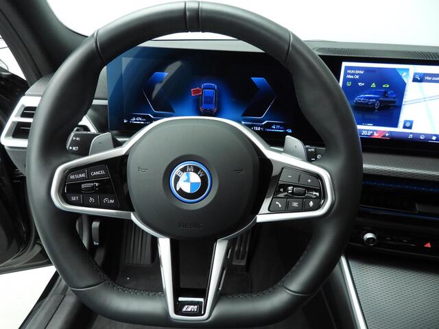 BMW 3-SERIE Touring 330e | M-Sportpakket | LED | Navigatie | Trekhaak | Sportstoelen | Keyles go | Stoelverwarming | DAB | Alu 18 inch