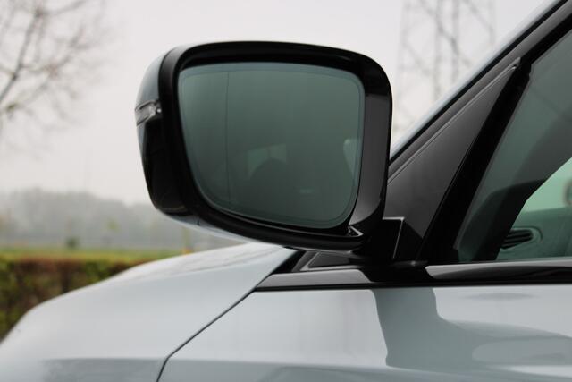 BMW 3-SERIE 330e M Sport Automaat / Trekhaak / Sportstoelen / Comfort Access / Achteruitrijcamera / Cruise Control / Ambiance verlichting