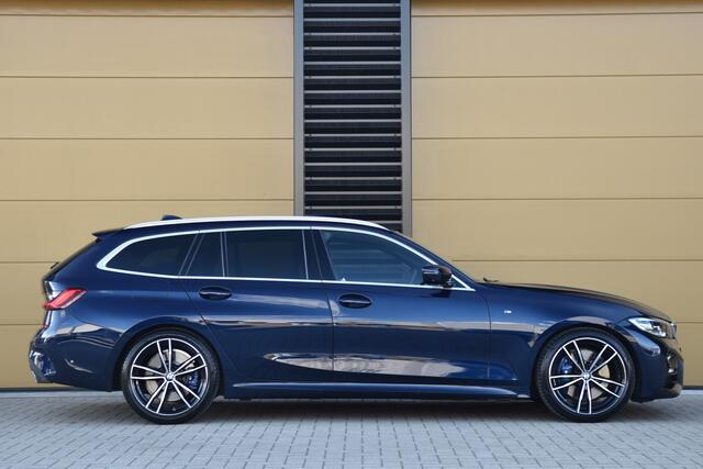BMW 3-SERIE Touring 330i High Executive Edition * M-Sportpakket * Panoramadak * Harman / Kardon * Trekhaak *