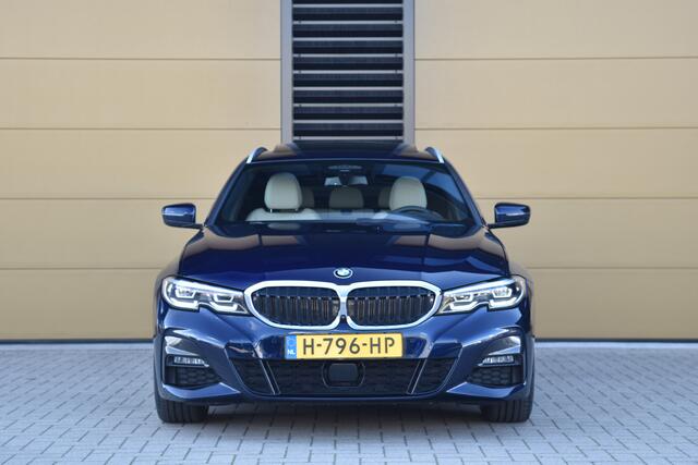 BMW 3-SERIE Touring 330i High Executive Edition * M-Sportpakket * Panoramadak * Harman / Kardon * Trekhaak *