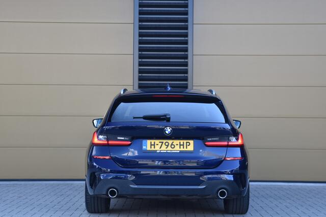 BMW 3-SERIE Touring 330i High Executive Edition * M-Sportpakket * Panoramadak * Harman / Kardon * Trekhaak *