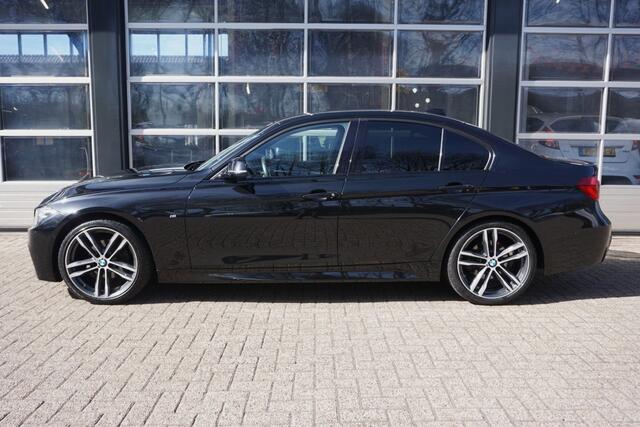 BMW 3-SERIE 318i Edition M Sport Shadow High Executive