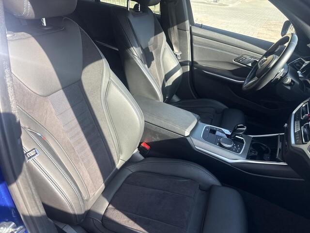 BMW 3-SERIE 320i M-Sport | 19" | Elektrisch verstelbare voorstoelen | Extra getint glas achter | Voorbereiding Driving Assistance